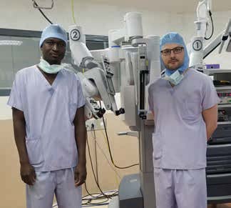 Médecins devant le robot Da Vinci