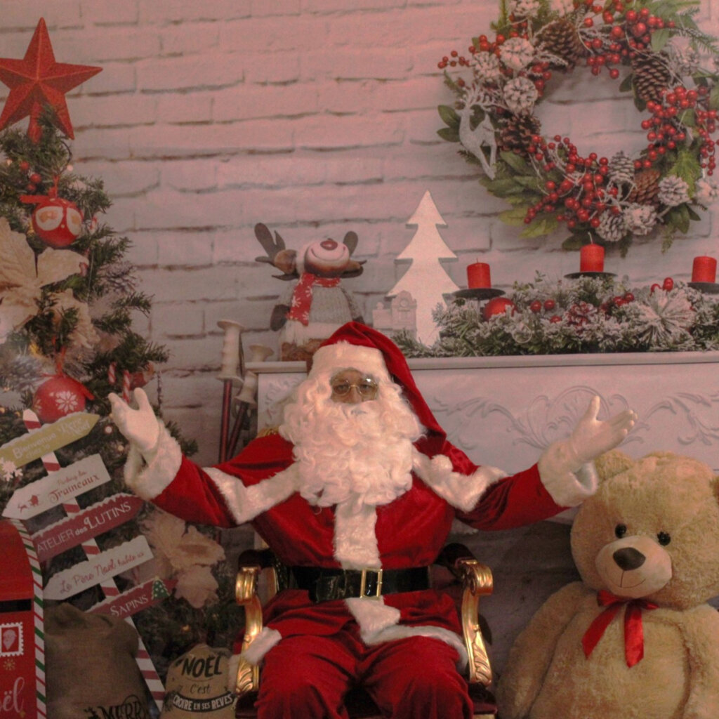 A Rouen, la maternité des Hôpitaux Privés Rouennais - Mathilde fête Noël avec les bébés.