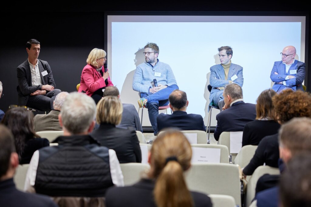 La première table ronde de la soirée était consacrée aux partenariats avec les startups et les accélérateurs.